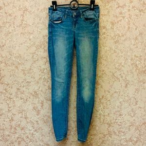 White Washed Aeropostale Short Cut Jeans